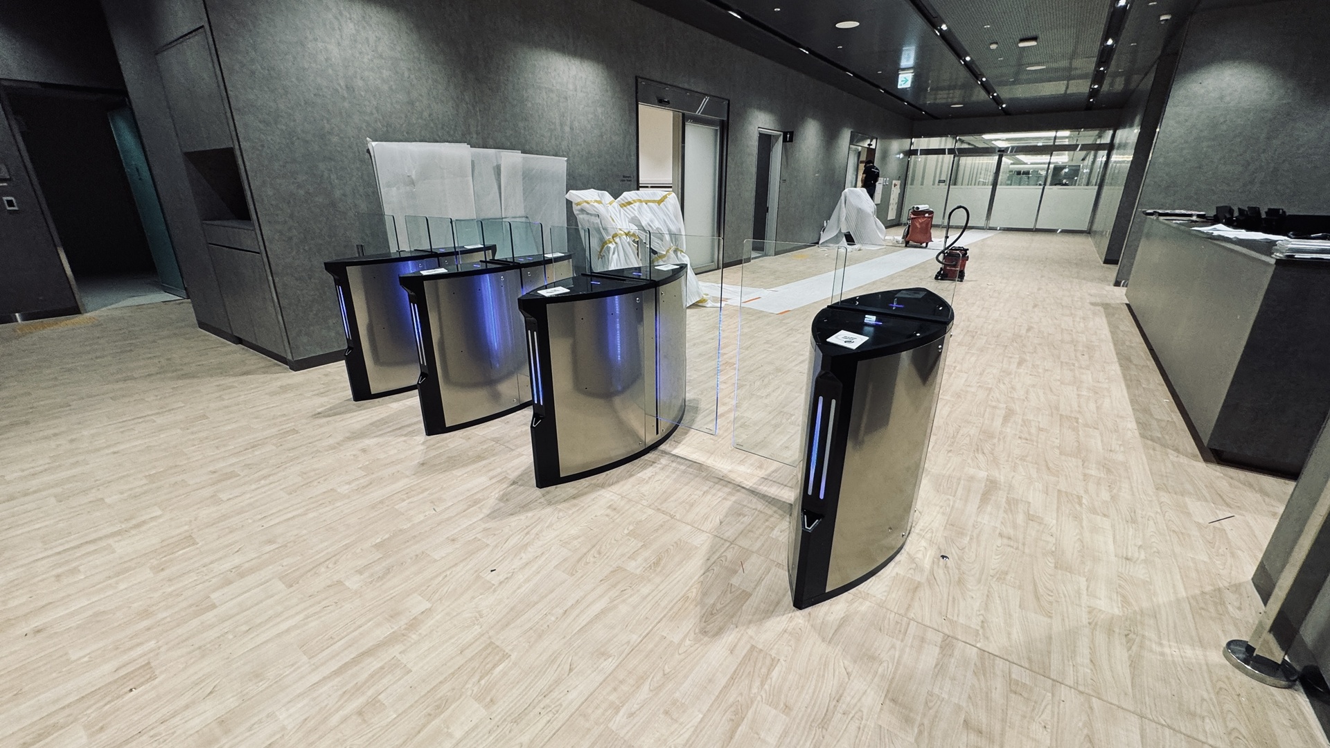 OO전자 업무지원동 출입통제 게이트