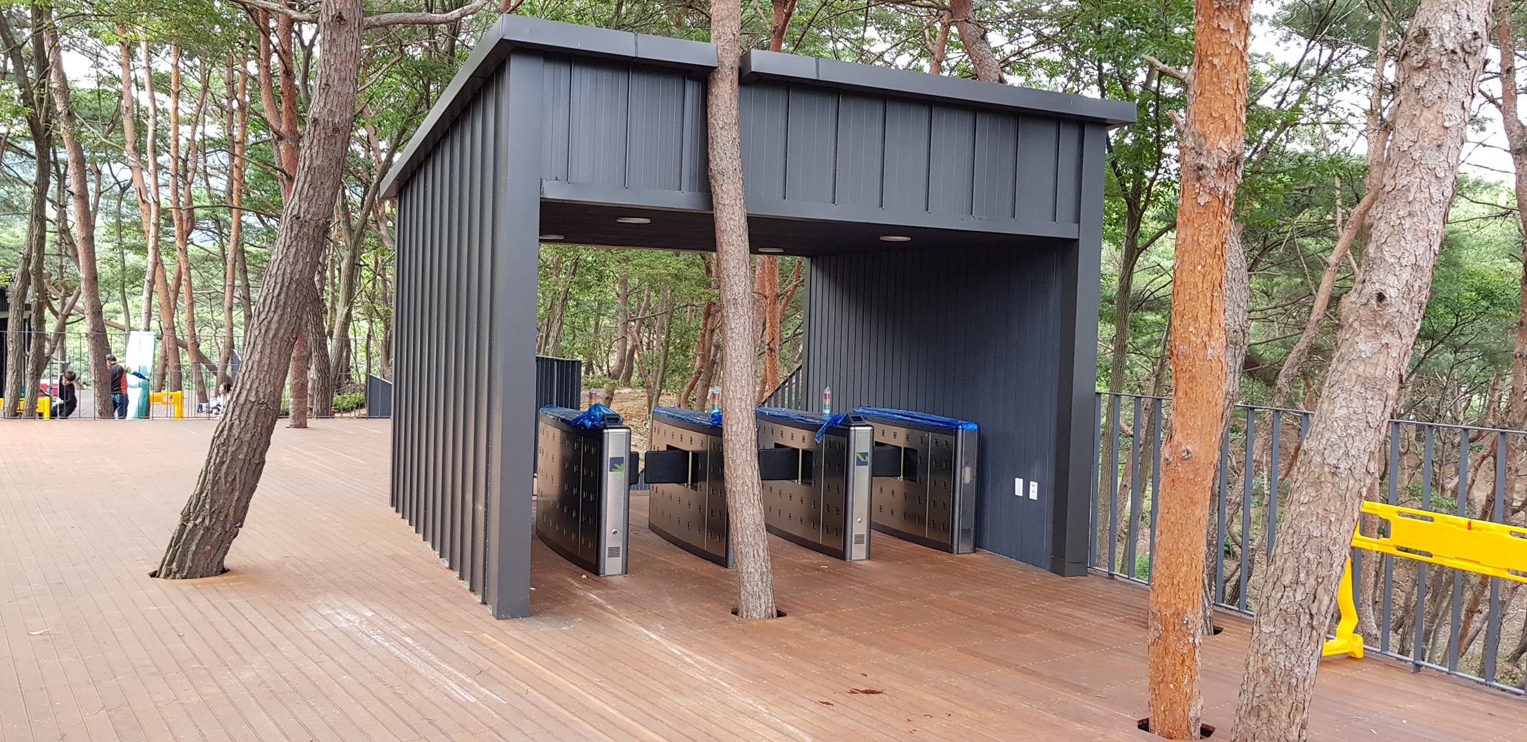 원주 소금강 출렁다리 플랩게이트 설치